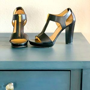 Michael Kors black chunky heel sandal zipper